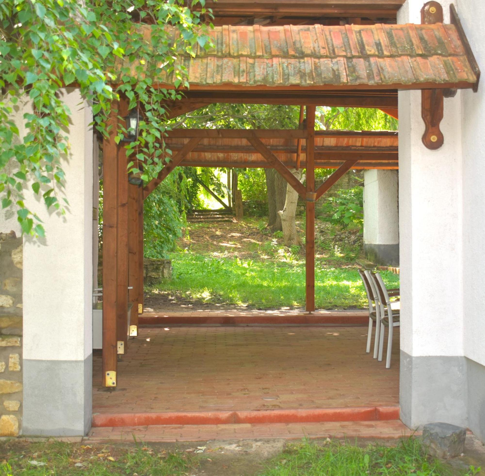 Balatoni Zoeldkapus Vendeghaz Villa Lesencetomaj Екстериор снимка