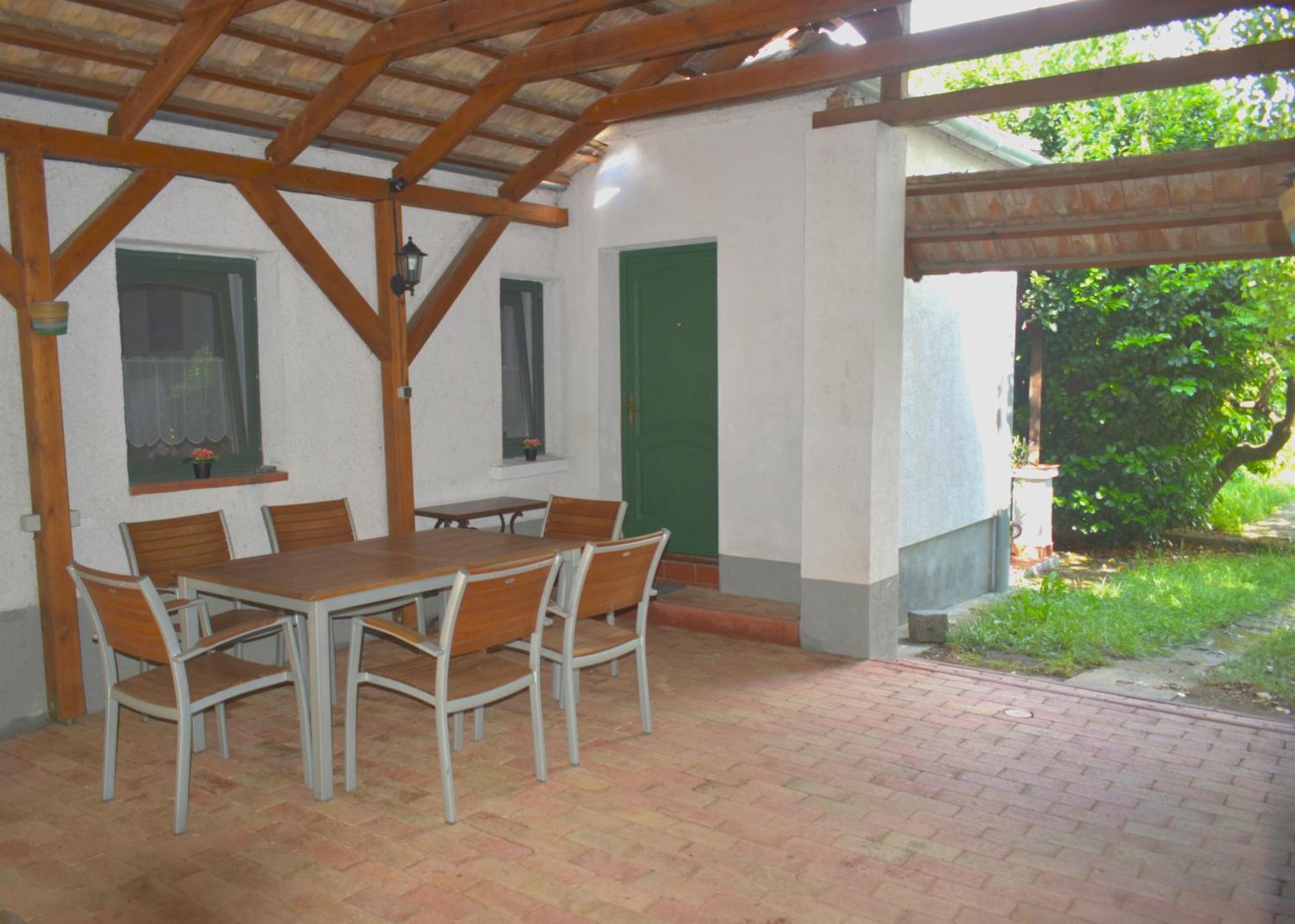 Balatoni Zoeldkapus Vendeghaz Villa Lesencetomaj Екстериор снимка